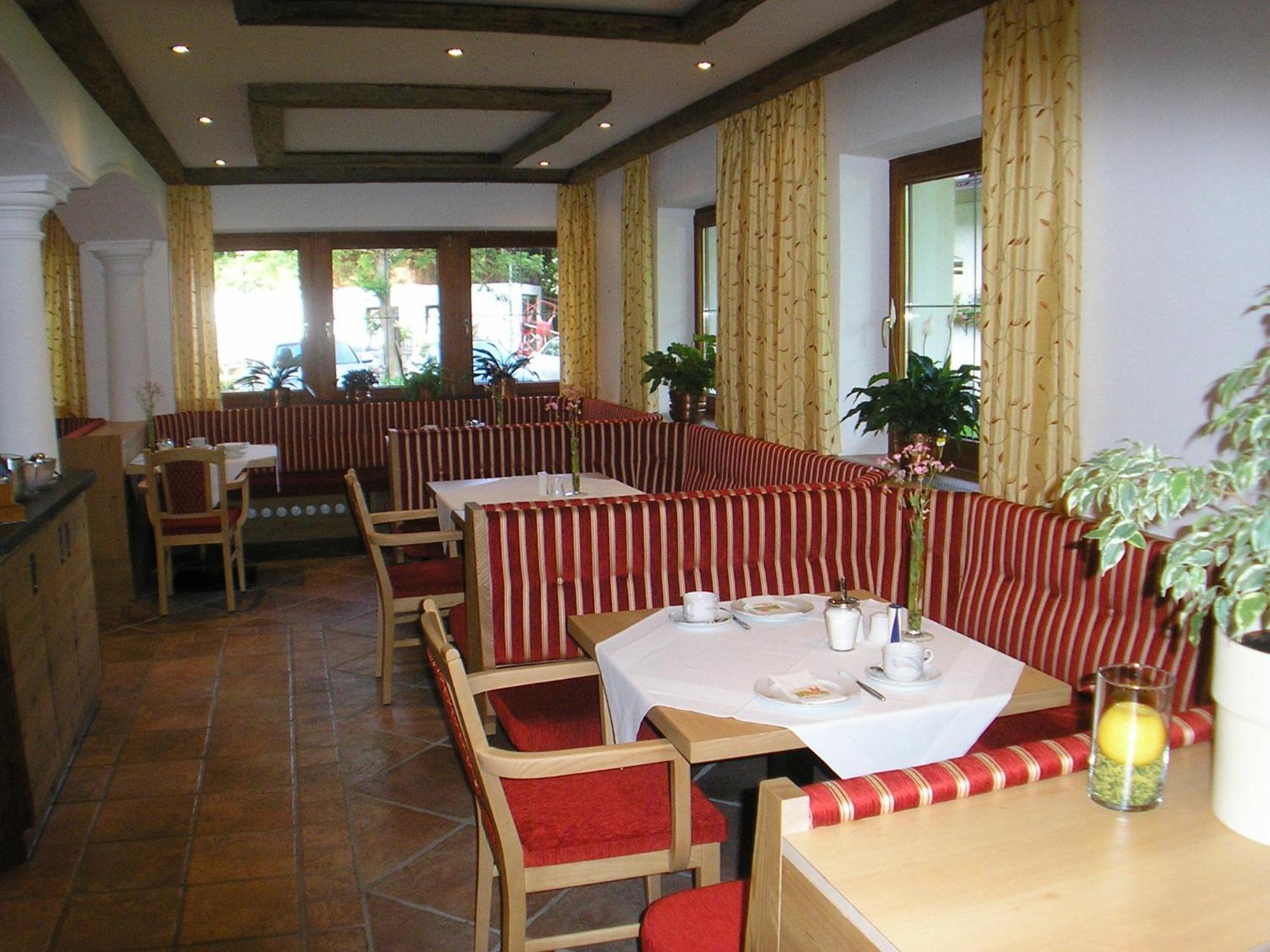 Hotel-garni Weidacherhof Hotel 3*